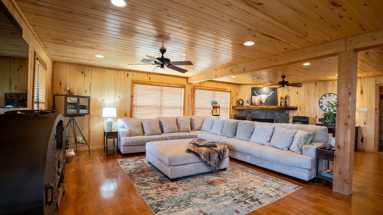 Photo of Bedroom in Sulphur Springs