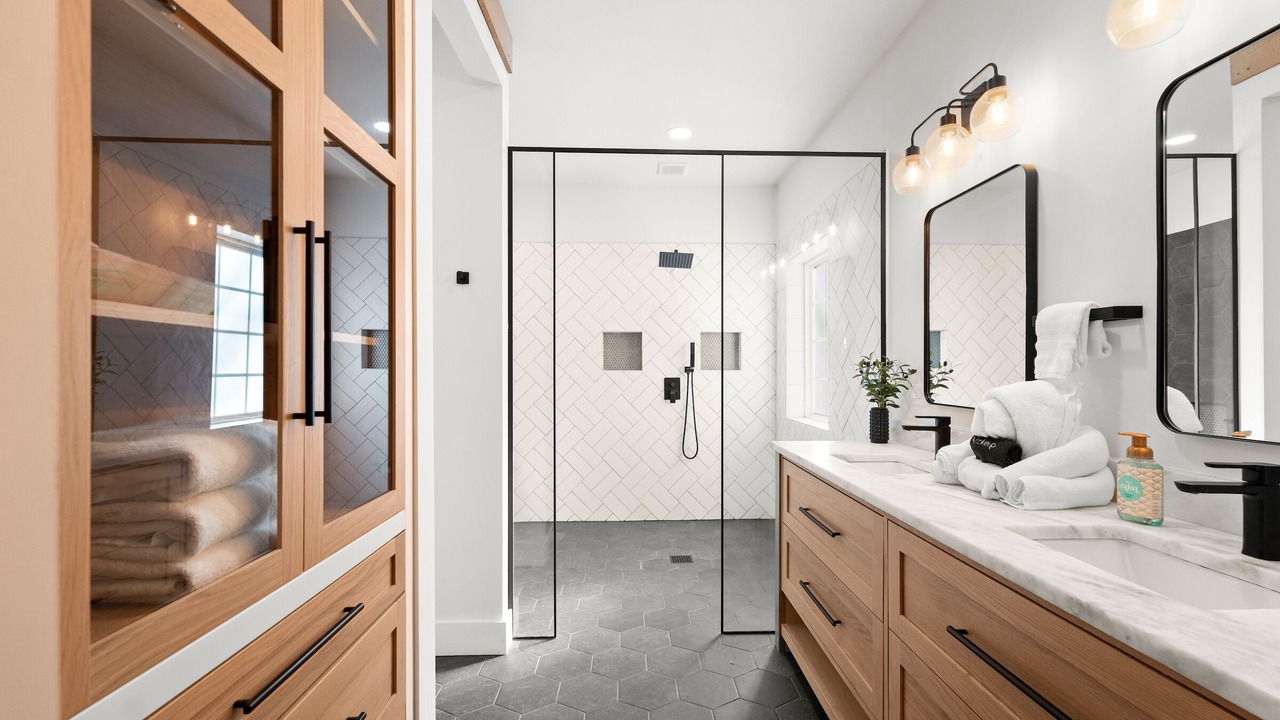 Photo of Bathroom in Dahlonega