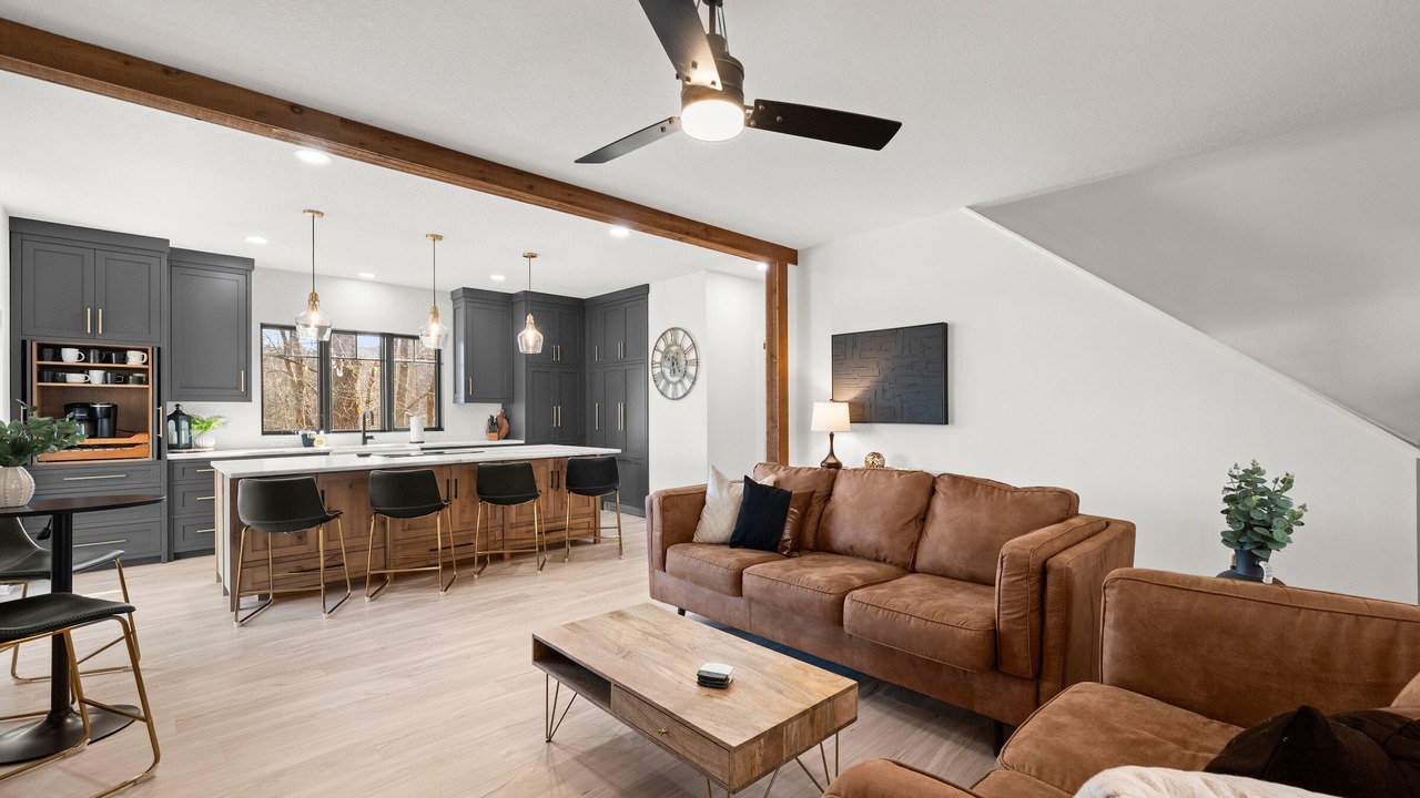 Photo of Livingroom in Dahlonega