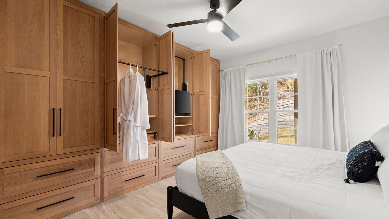 Photo of Bedroom in Dahlonega