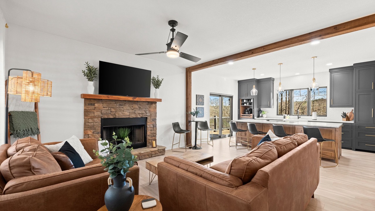 Photo of Livingroom in Dahlonega