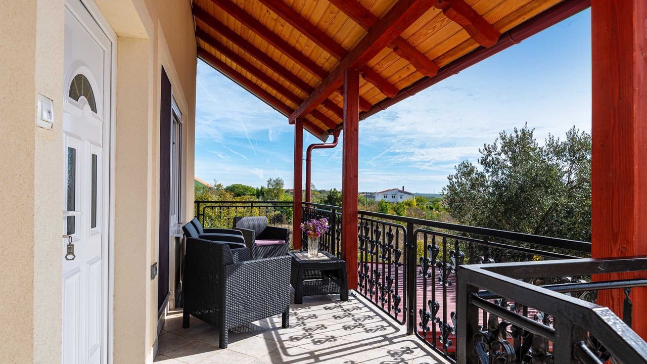 Photo of Patio Balcony in Suhovare