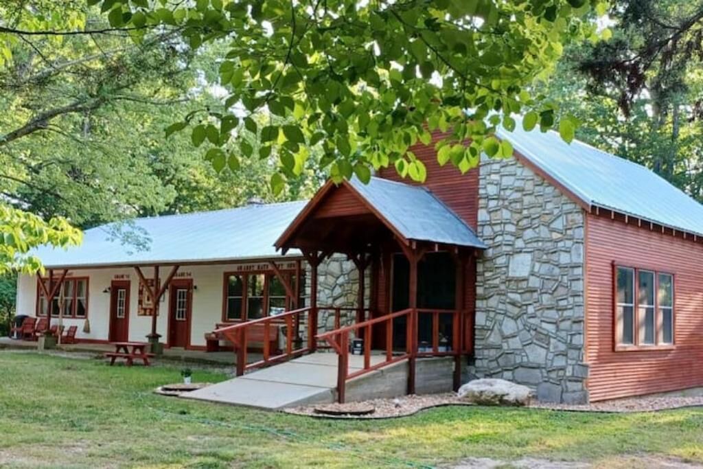 Photo of Outdoor in Marshall