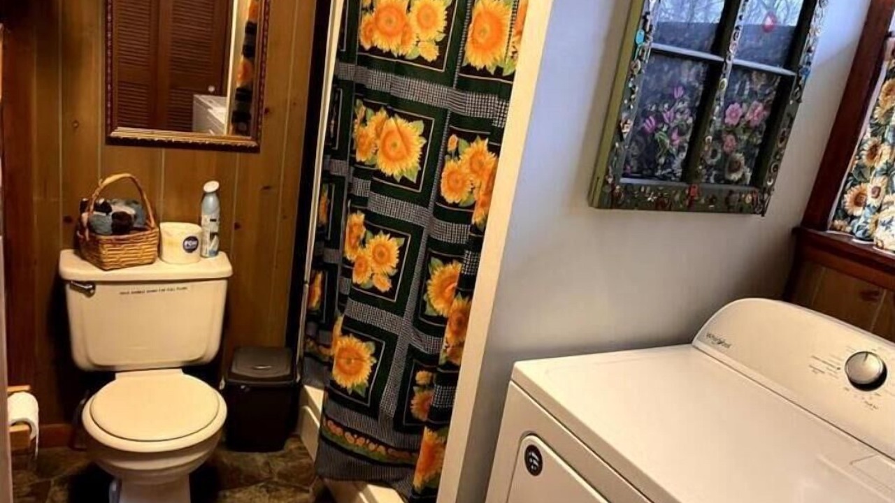 Photo of Bathroom in Marshall