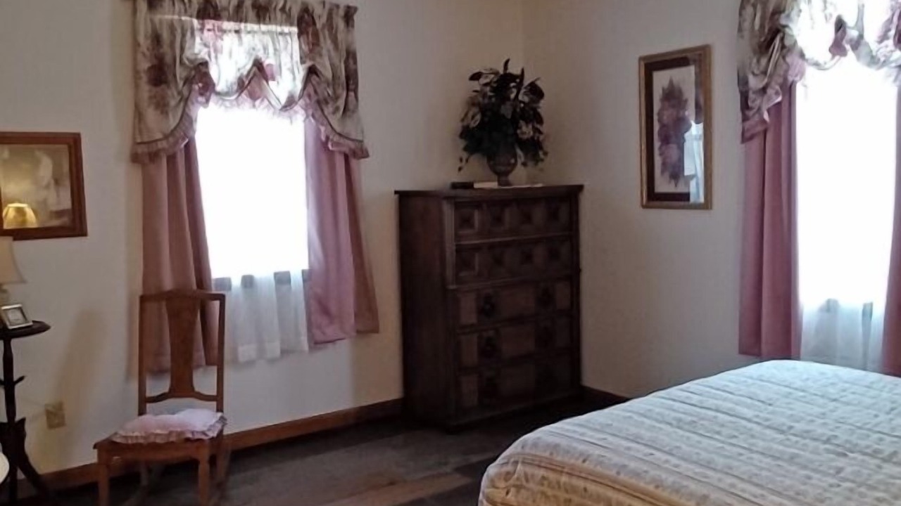 Photo of Bedroom in Marshall