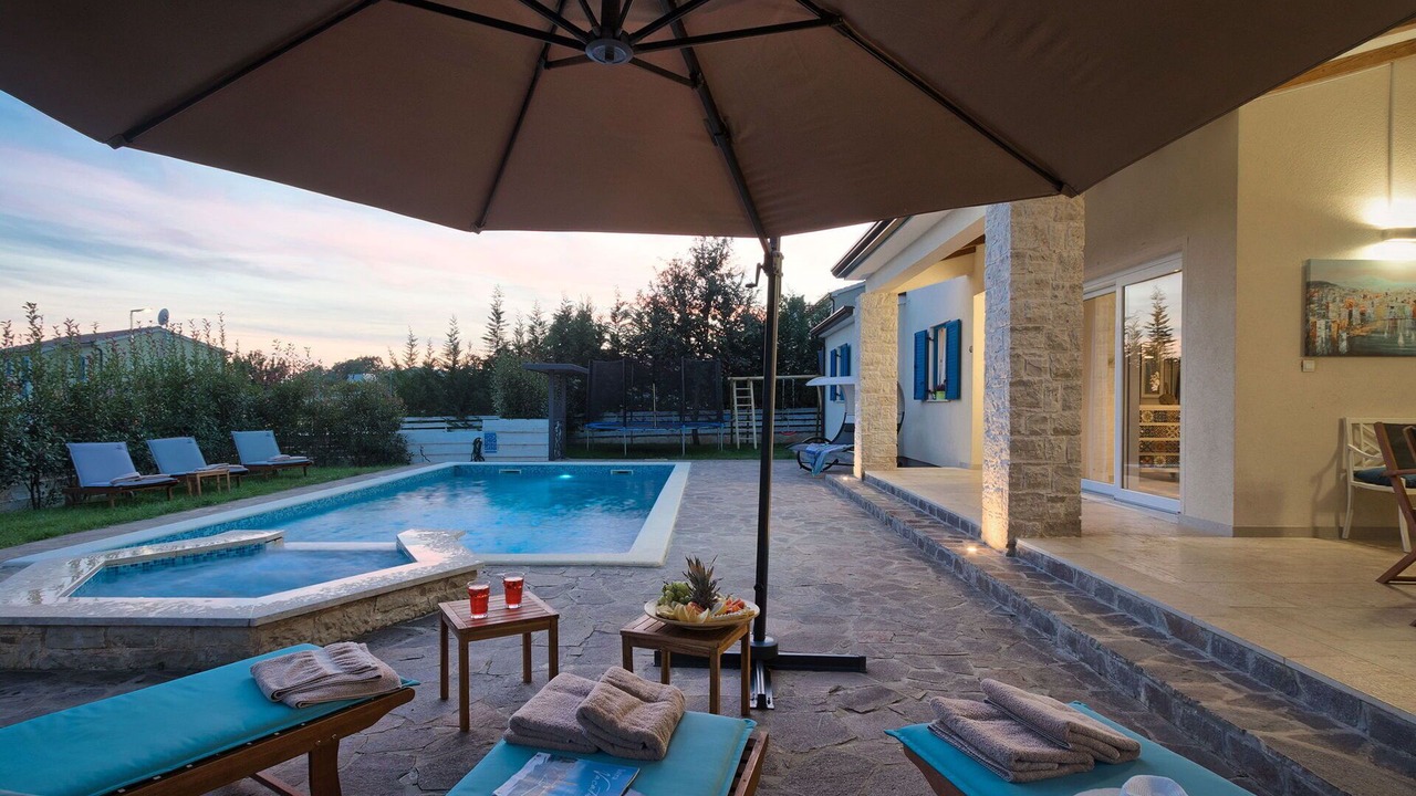 Photo of Outdoor in Muzini