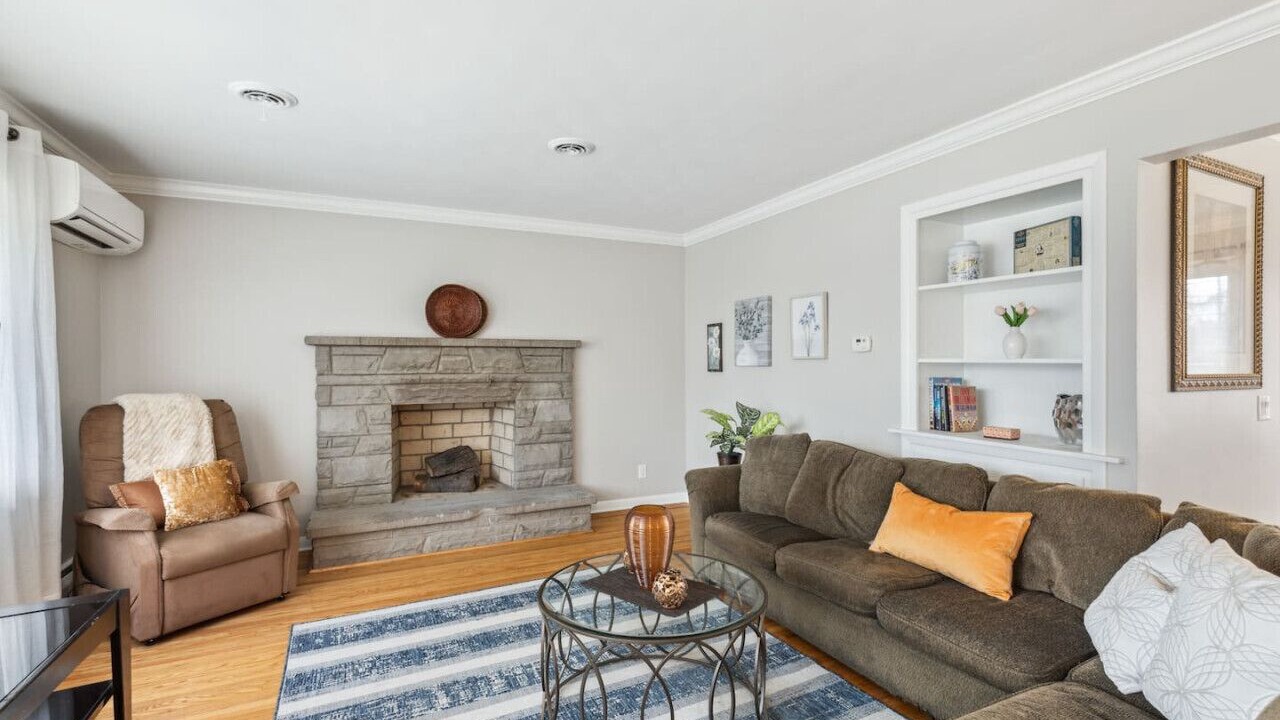 Photo of Livingroom in Rochester