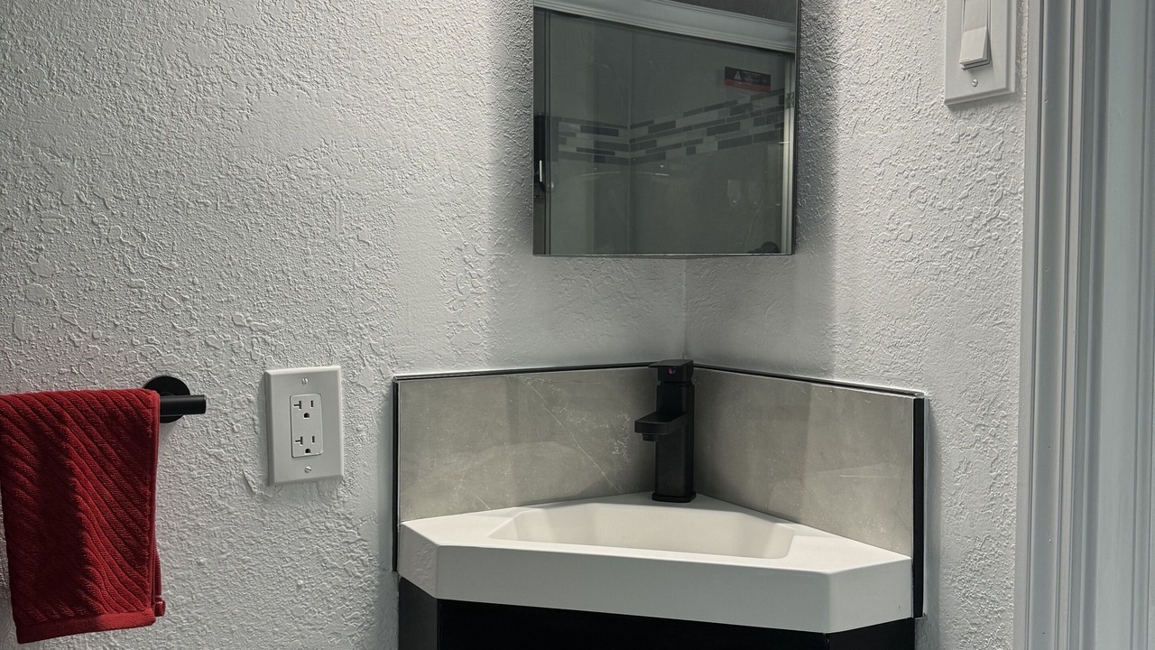 Photo of Bathroom in Lauderdale Lakes