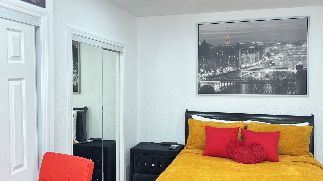 Photo of Bedroom in Lauderdale Lakes