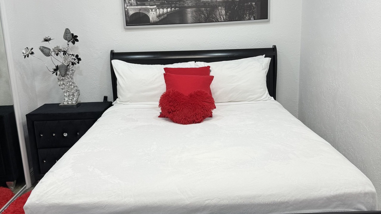 Photo of Bedroom in Lauderdale Lakes