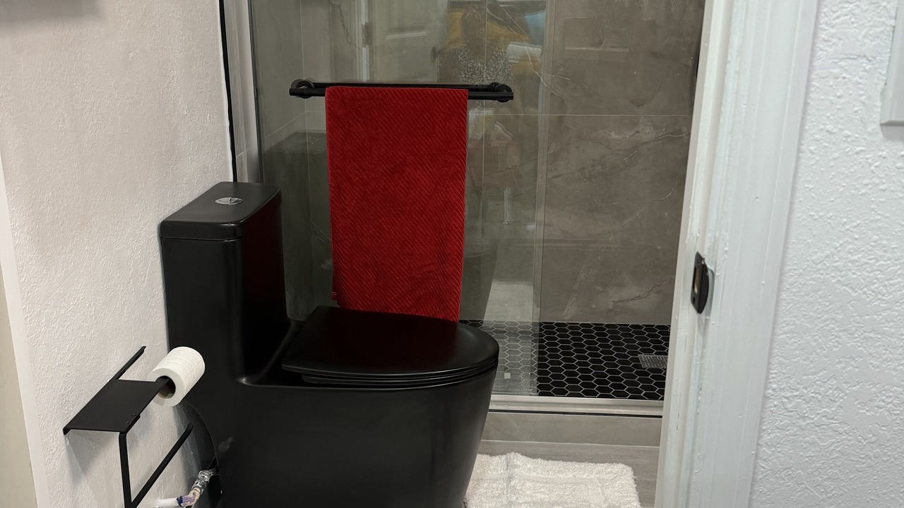 Photo of Bathroom in Lauderdale Lakes