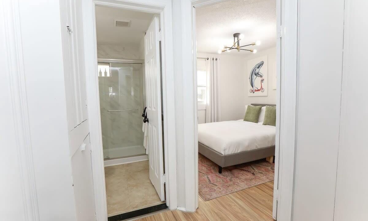 Photo of Bedroom in Willoughby Spit