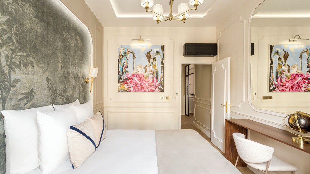 Photo of Bedroom in Chaillot