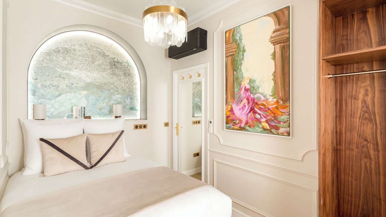 Photo of Bedroom in Chaillot