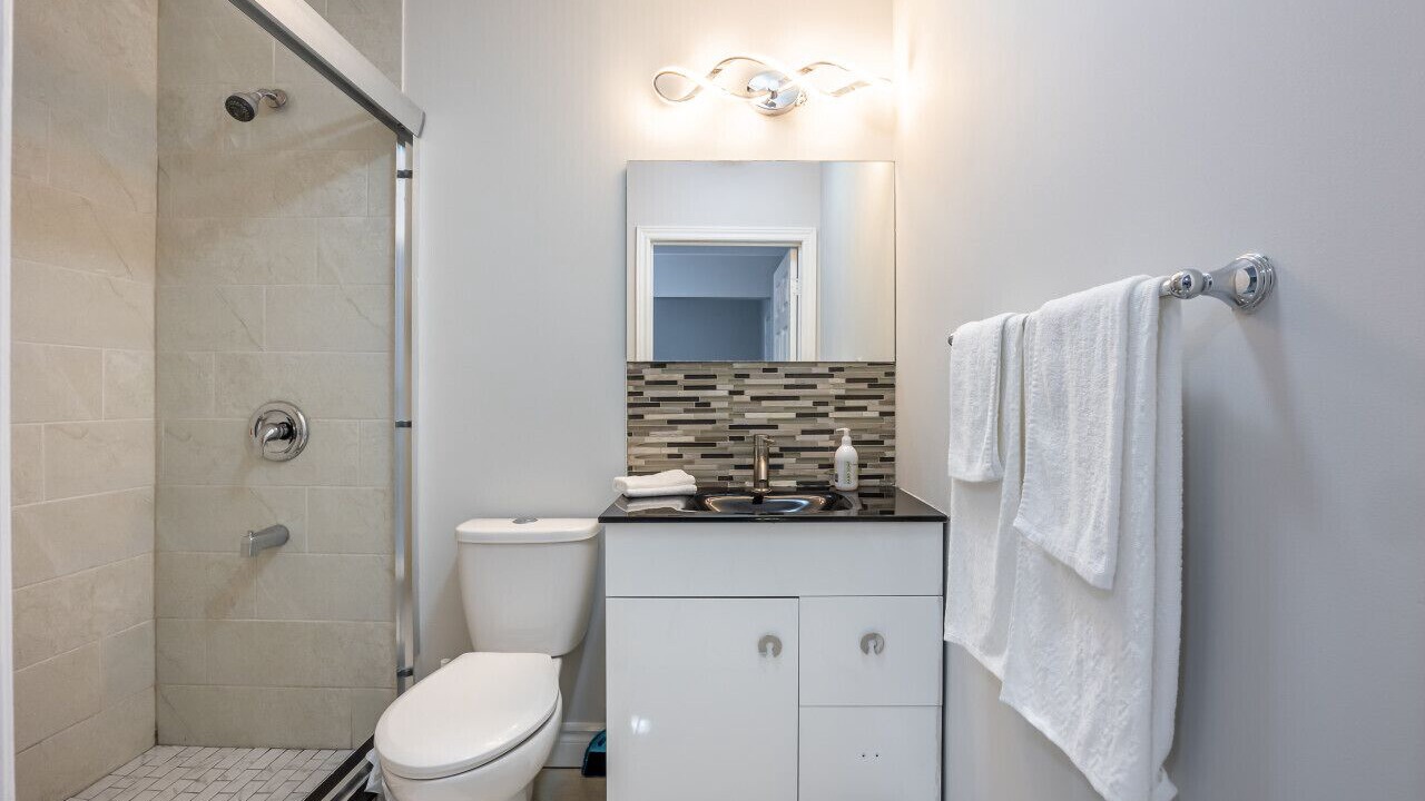 Photo of Bathroom in Niagara Falls