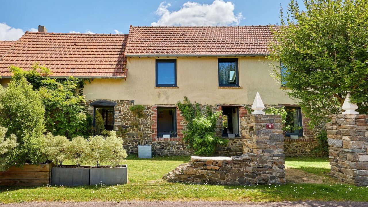 Photo of Others in Surville