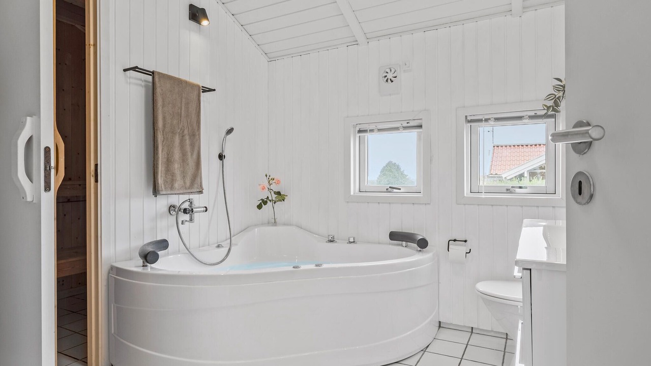 Photo of Bathroom in Broager