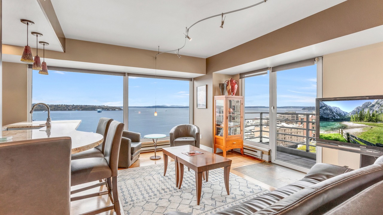 Photo of Livingroom in Downtown Seattle