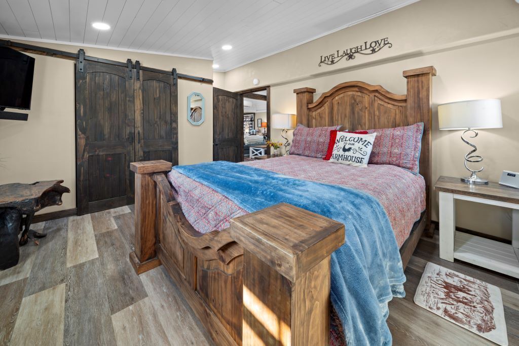 Photo of Bedroom in Edom
