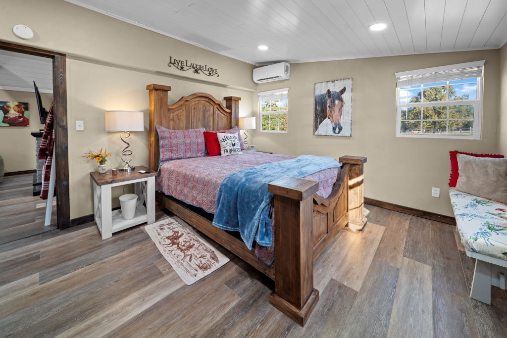 Photo of Bedroom in Edom