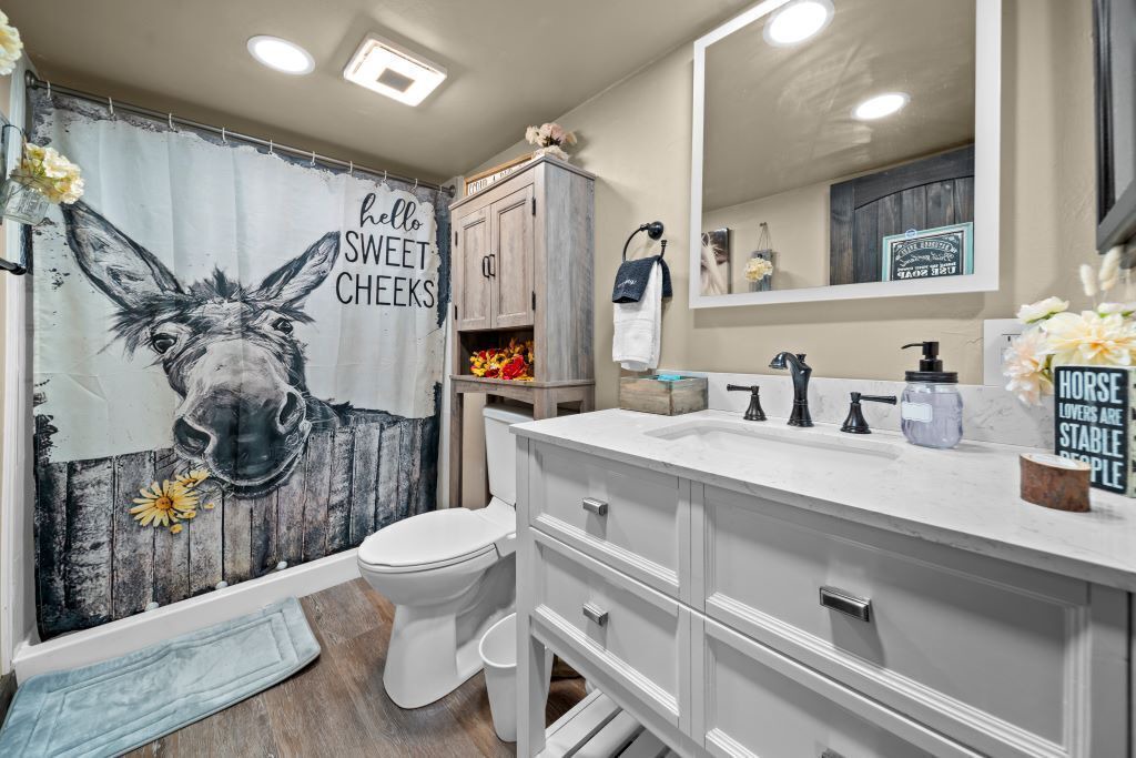 Photo of Bathroom in Edom