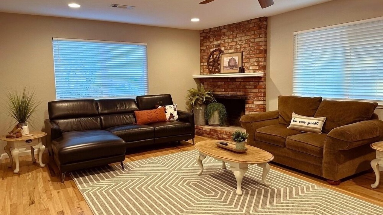 Photo of Livingroom in Oakdale