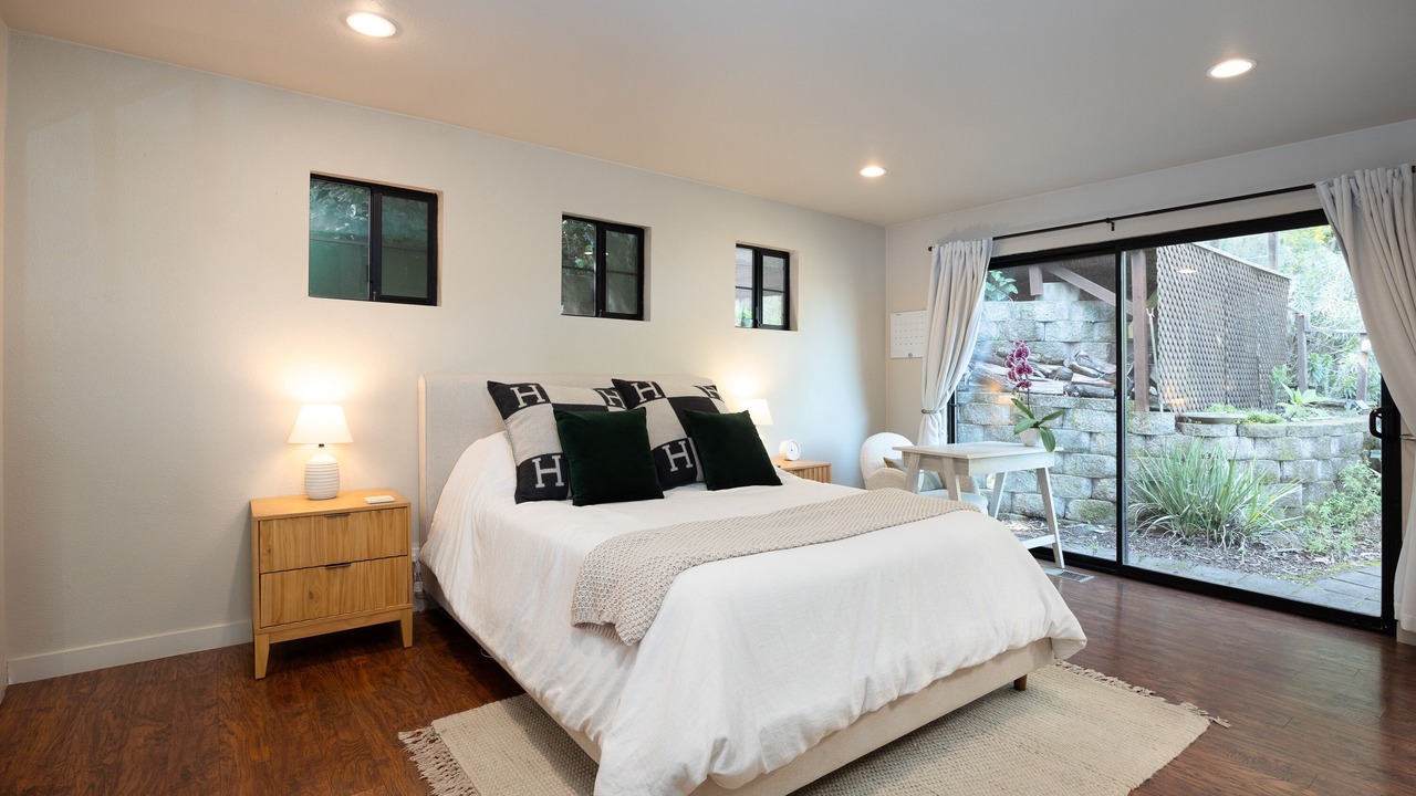 Photo of Bedroom in Pedro Point