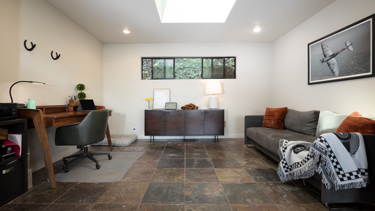 Photo of Livingroom in Pedro Point