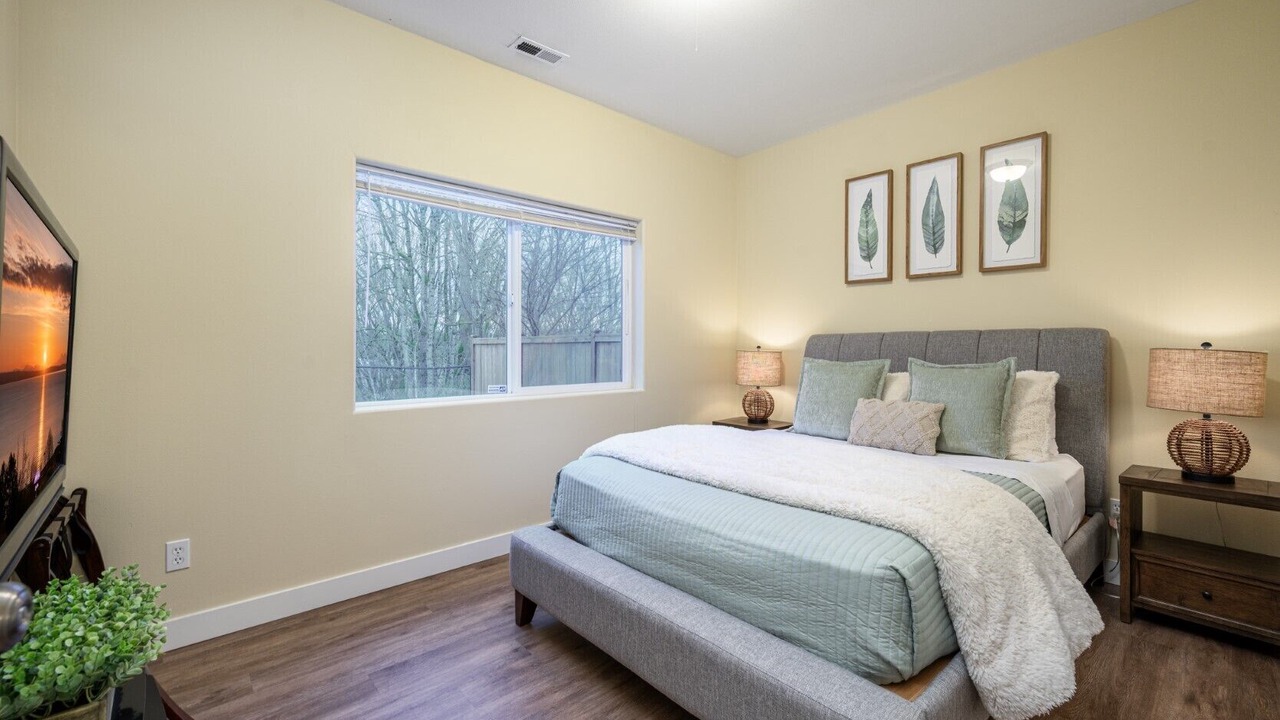 Photo of Bedroom in Mountlake Terrace