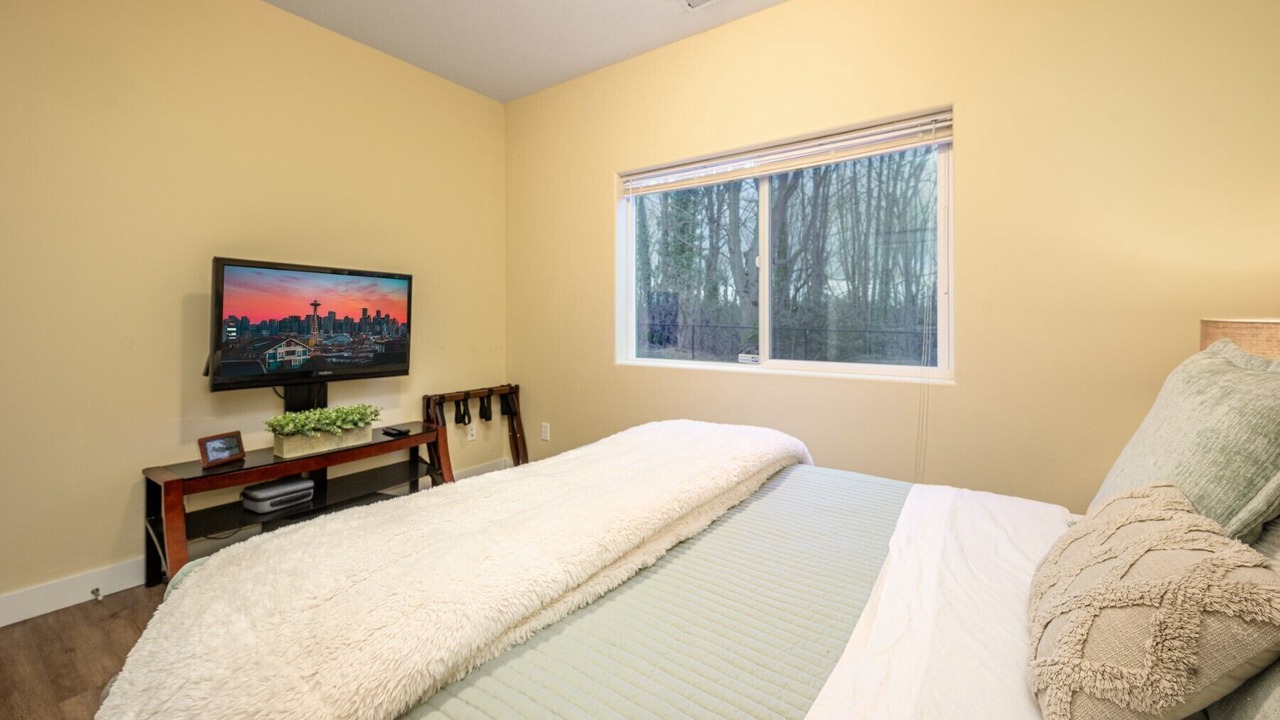 Photo of Bedroom in Mountlake Terrace