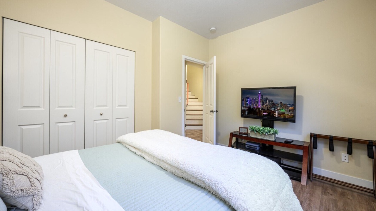 Photo of Bedroom in Mountlake Terrace