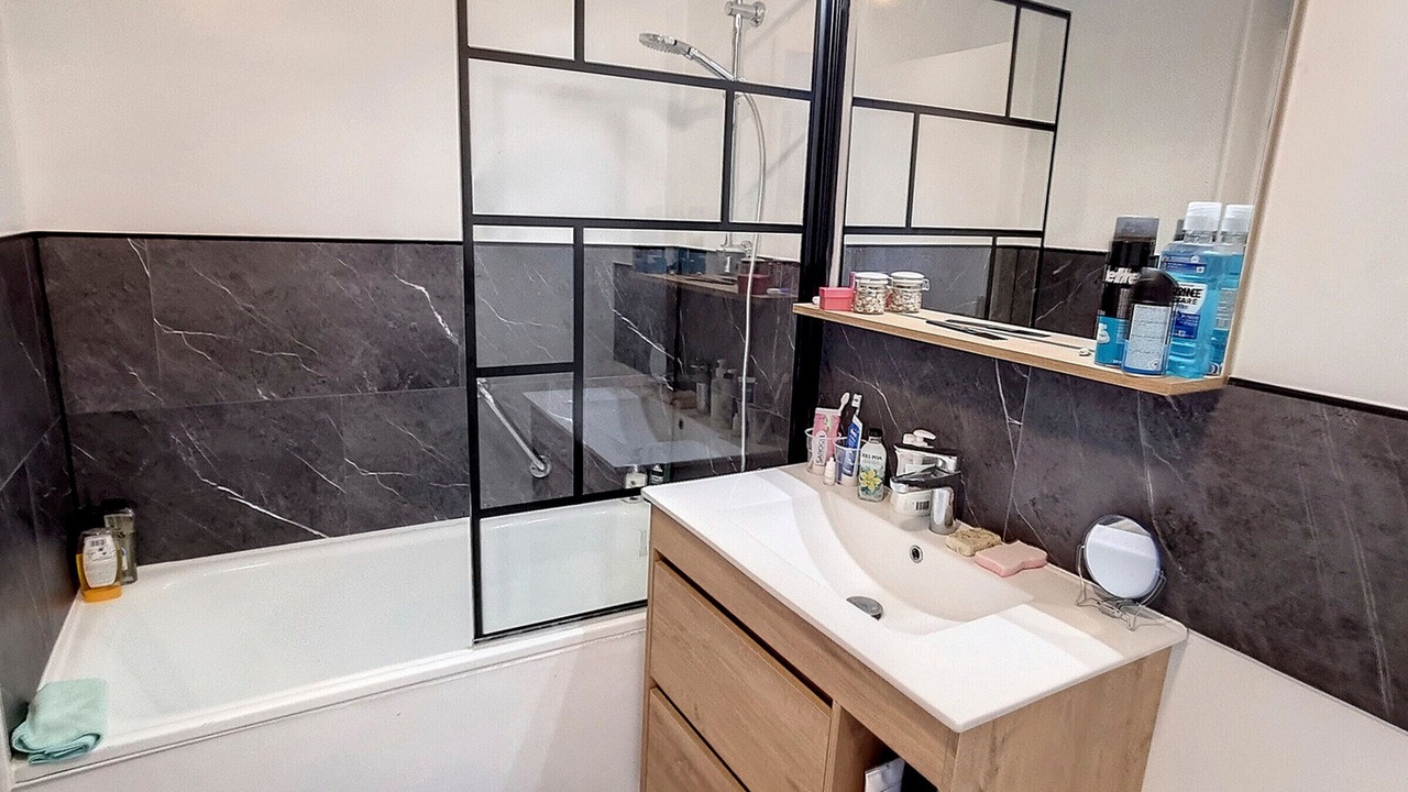 Photo of Bathroom in Courseulles-sur-Mer