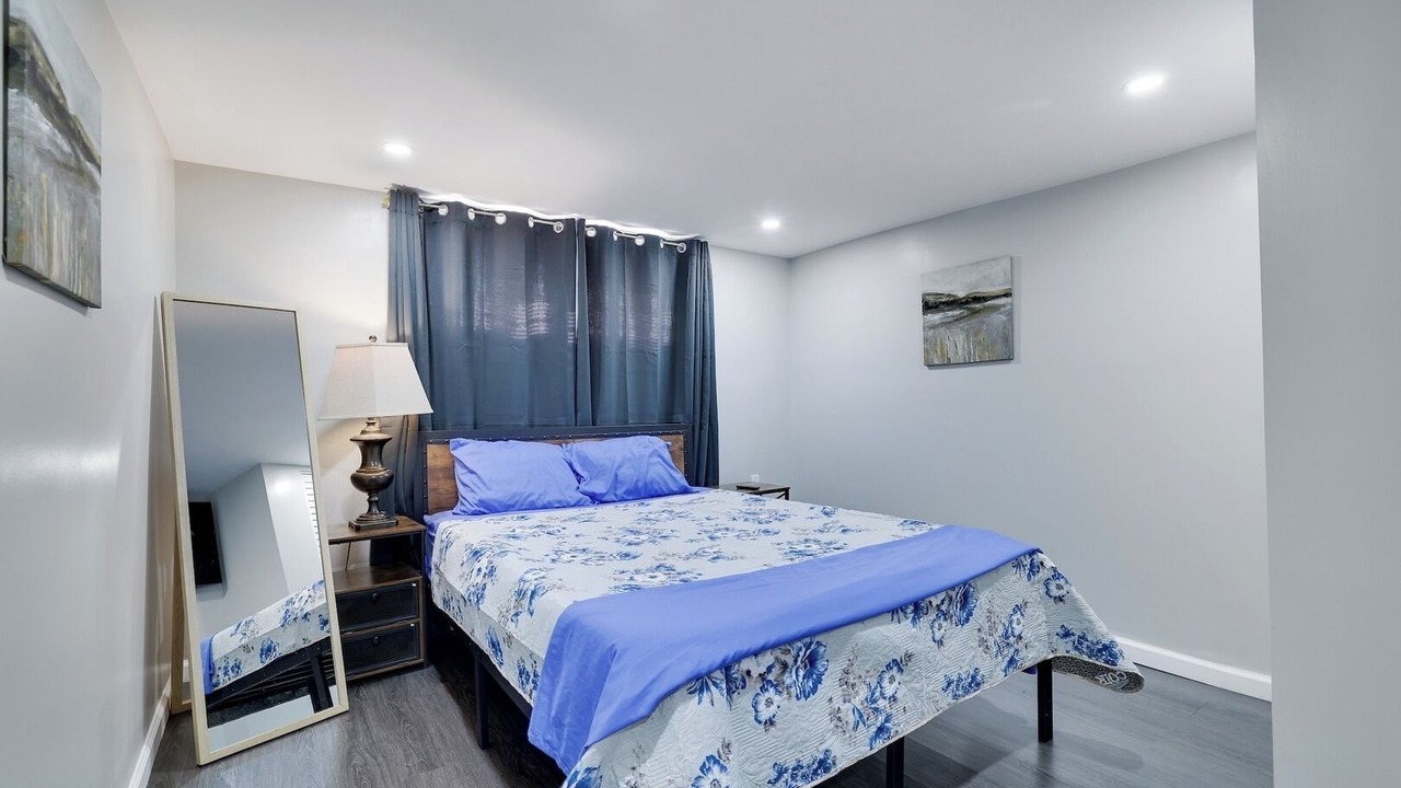 Photo of Bedroom in Weequahic