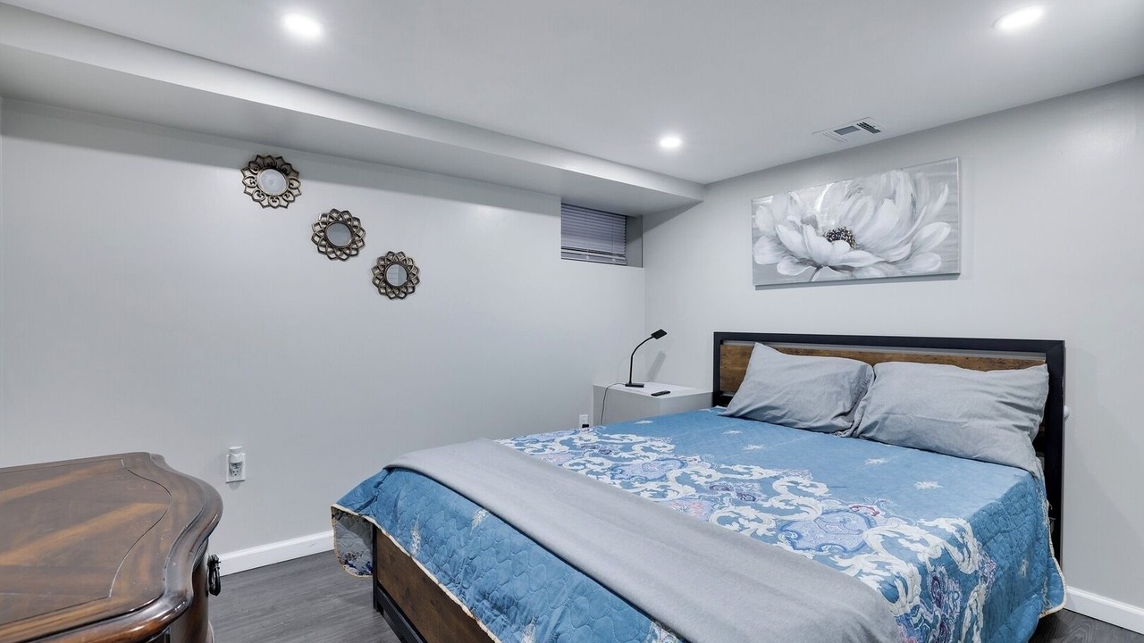 Photo of Bedroom in Weequahic