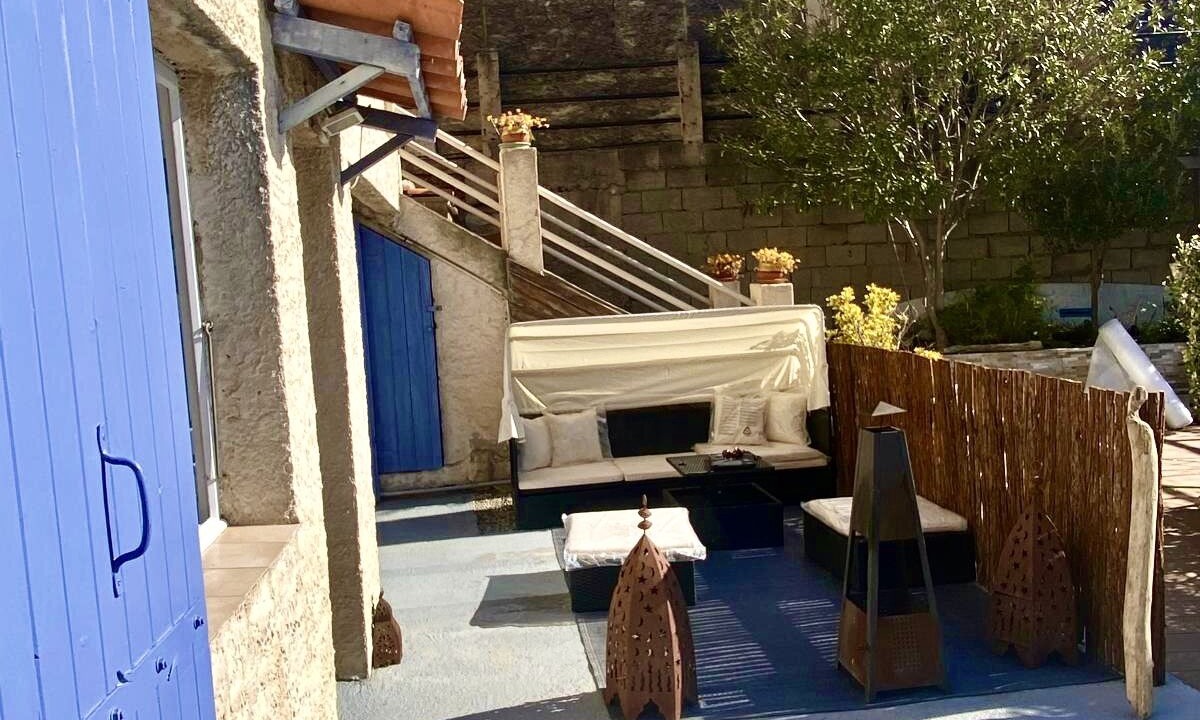 Photo of Outdoor in Niolon