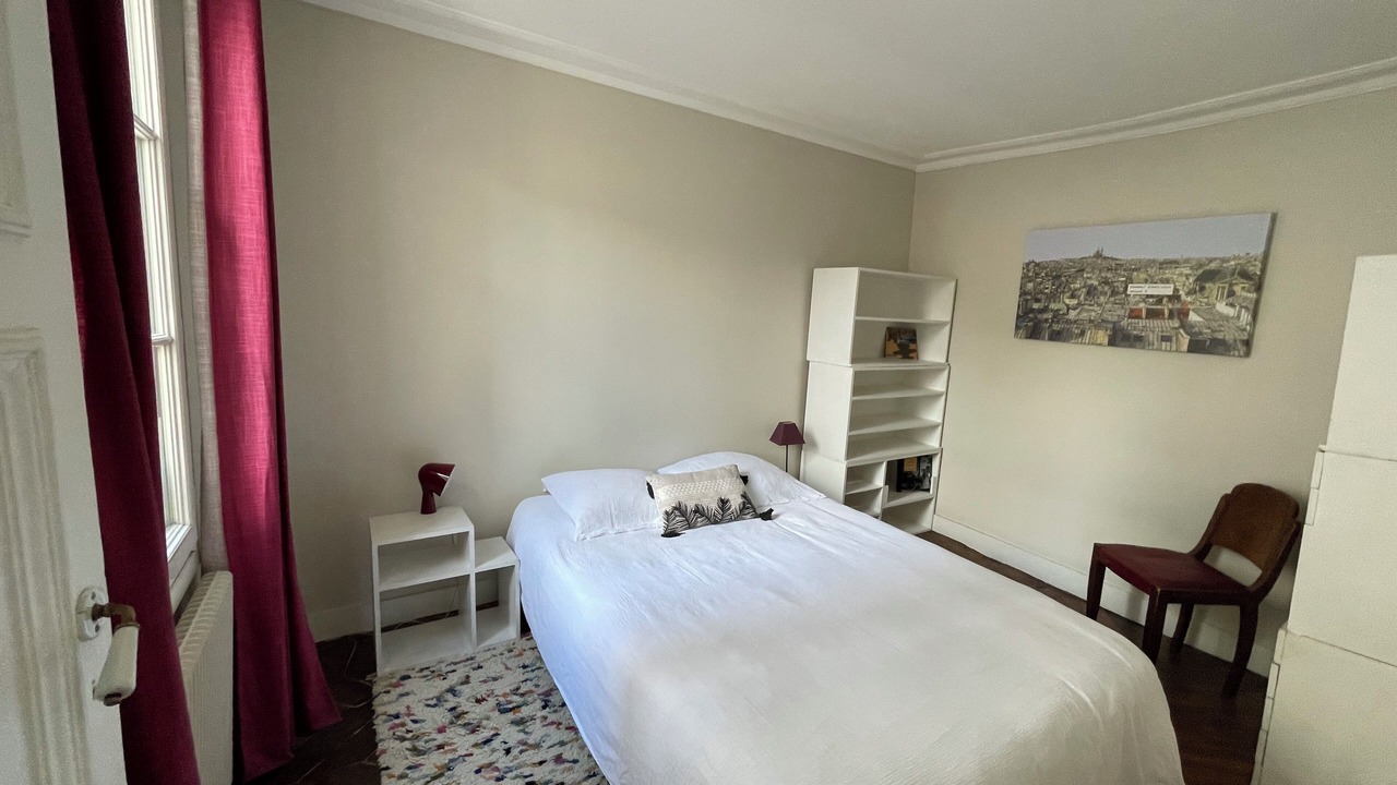 Photo of Bedroom in Pigalle
