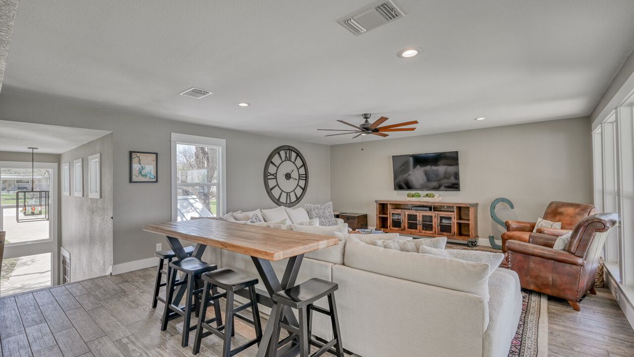 Photo of Livingroom in Granite Shoals