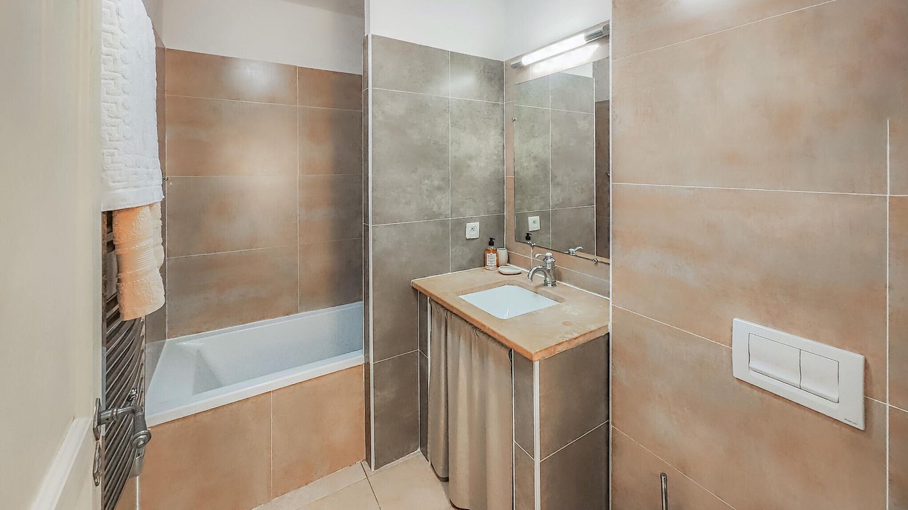 Photo of Bathroom in Saint-Laurent-de-la-Cabrerisse