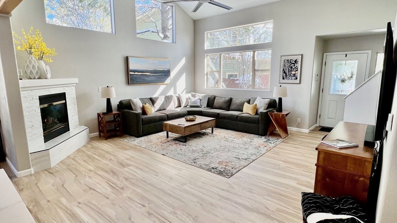 Photo of Livingroom in Ponderosa Trails