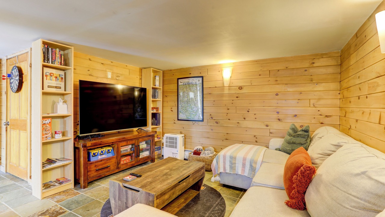 Photo of Livingroom in Jeffersonville