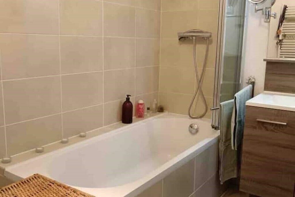 Photo of Bathroom in Saint-Ouen