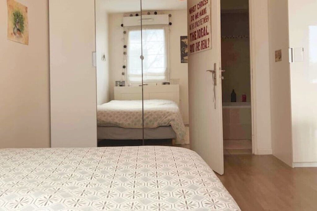 Photo of Bedroom in Saint-Ouen