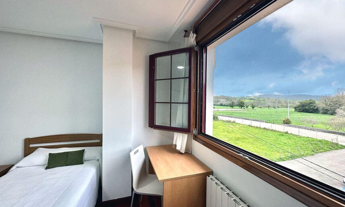 Photo of Bedroom in Villaverde de Pontones