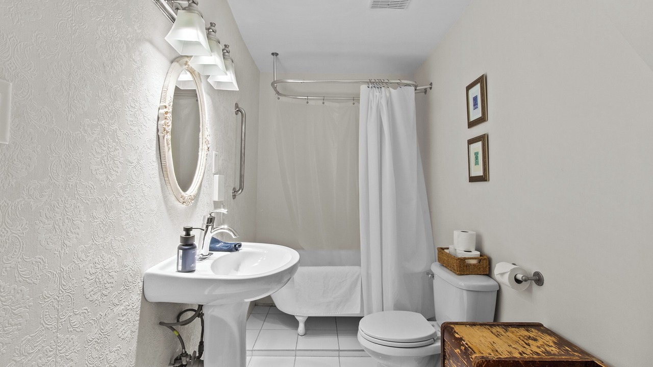 Photo of Bathroom in Waterford Valley
