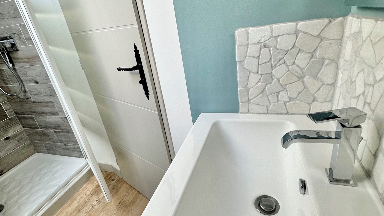 Photo of Bathroom in Verton