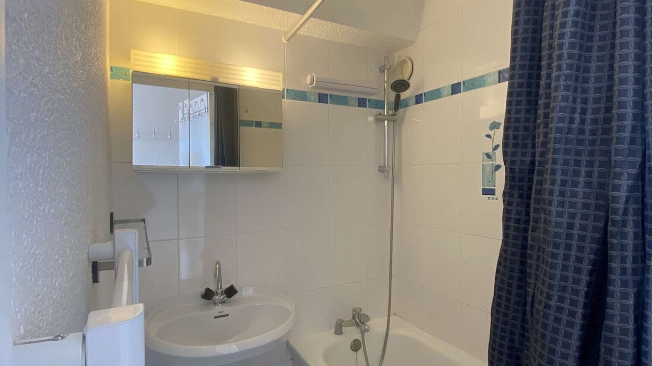 Photo of Bathroom in Eclose-Est