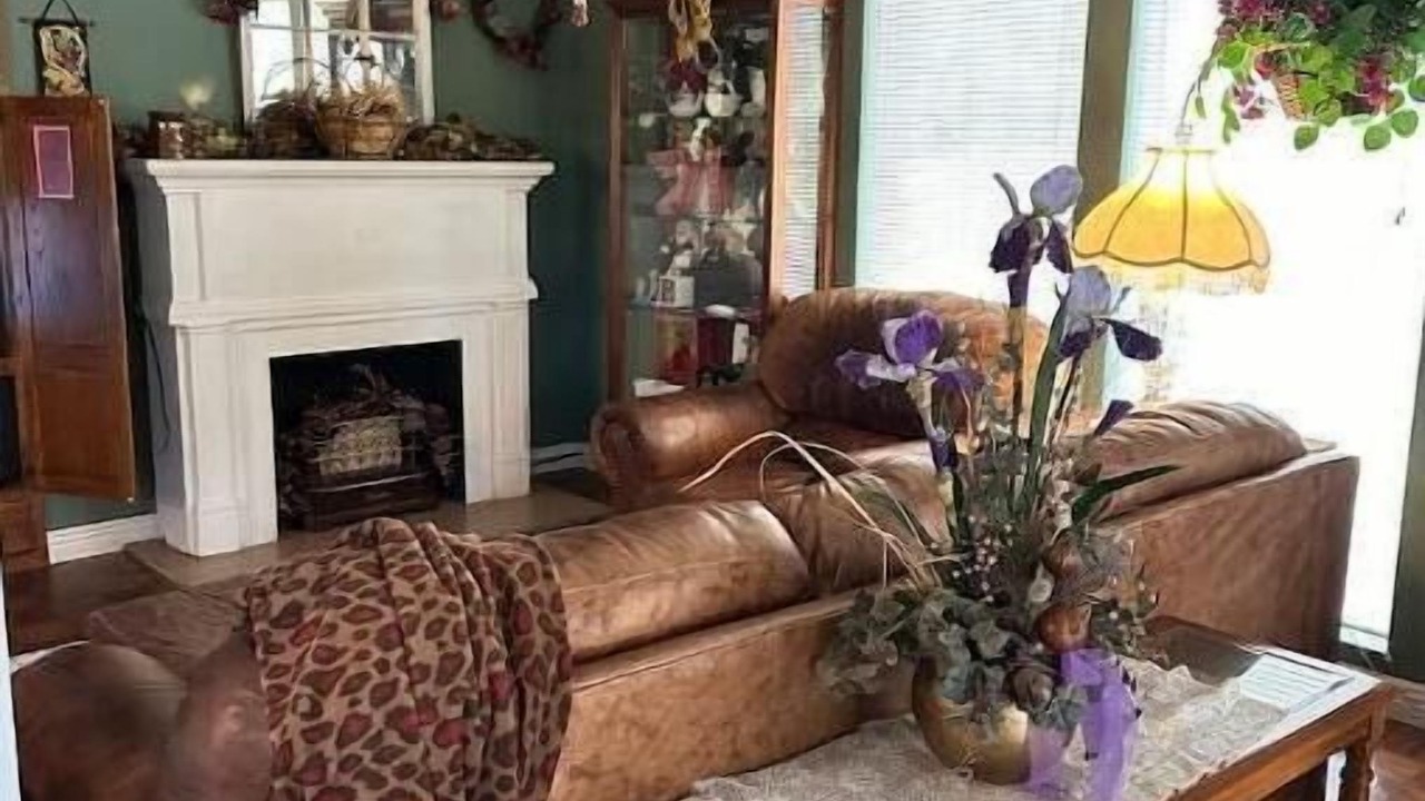 Photo of Livingroom in Bates