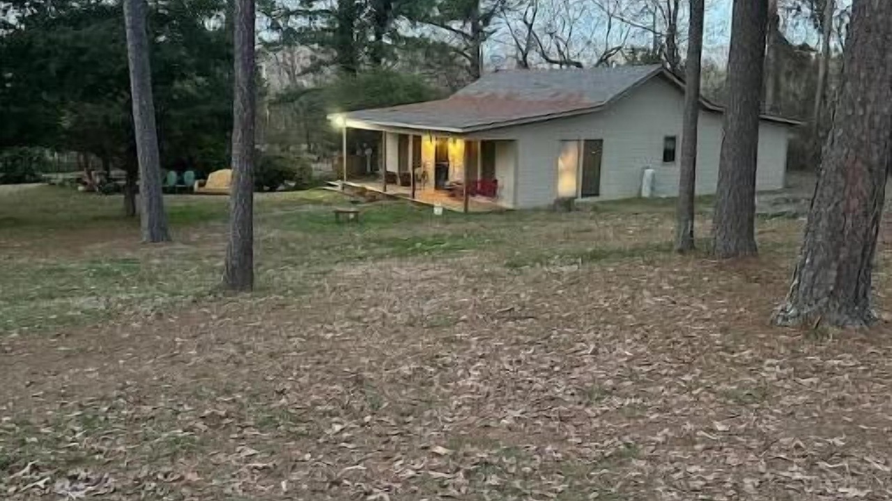 Photo of Outdoor in Bates