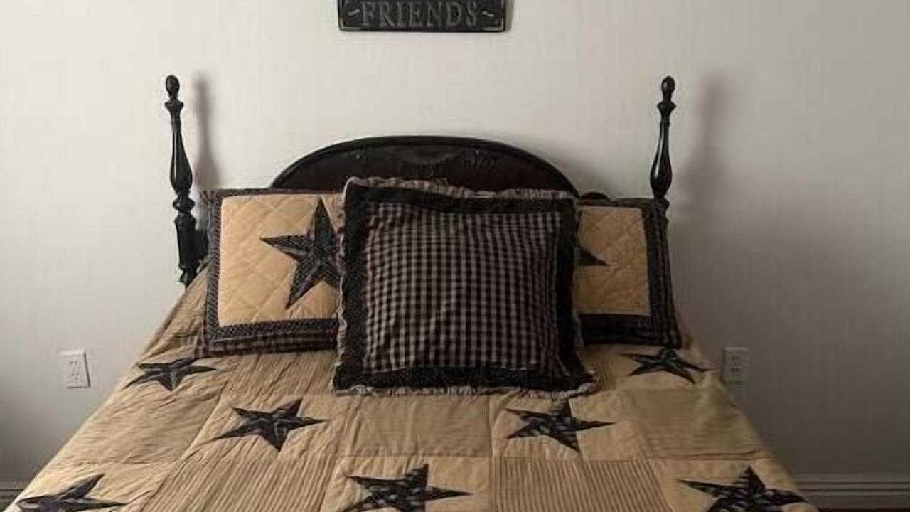 Photo of Bedroom in Bates