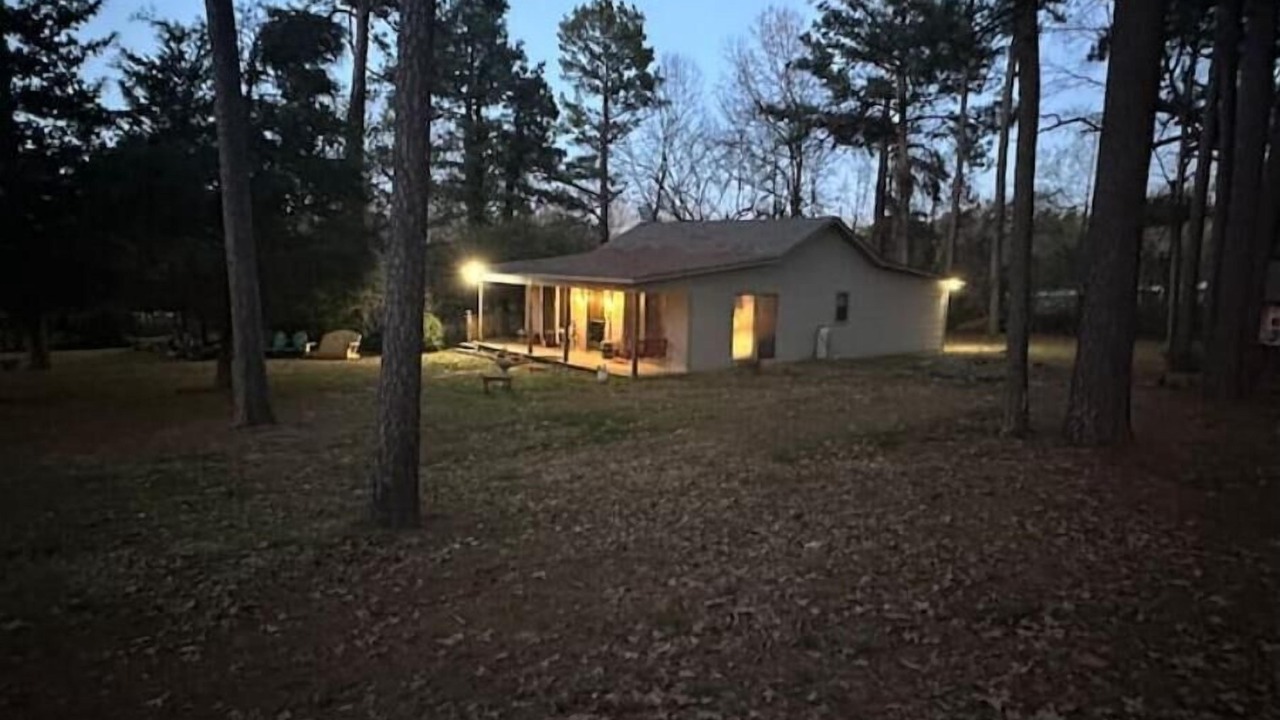 Photo of Outdoor in Bates